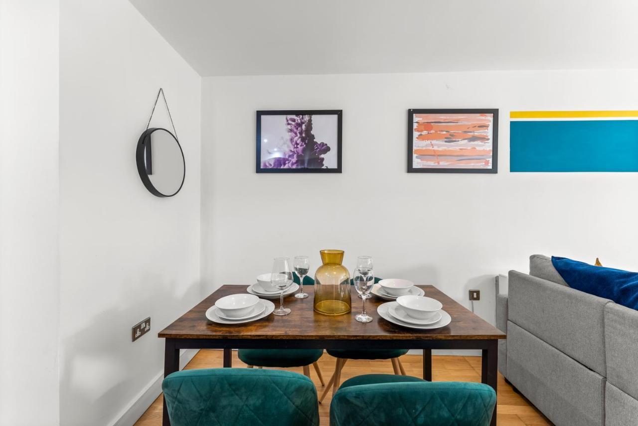 Enchanting Bristol Abode -Sleeps 6 With Balcony! Εξωτερικό φωτογραφία