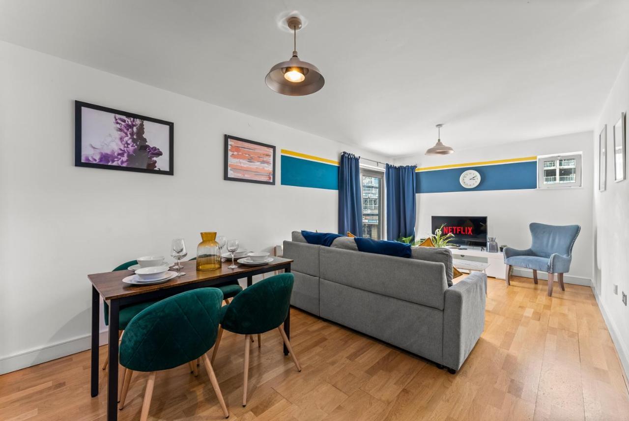 Enchanting Bristol Abode -Sleeps 6 With Balcony! Εξωτερικό φωτογραφία